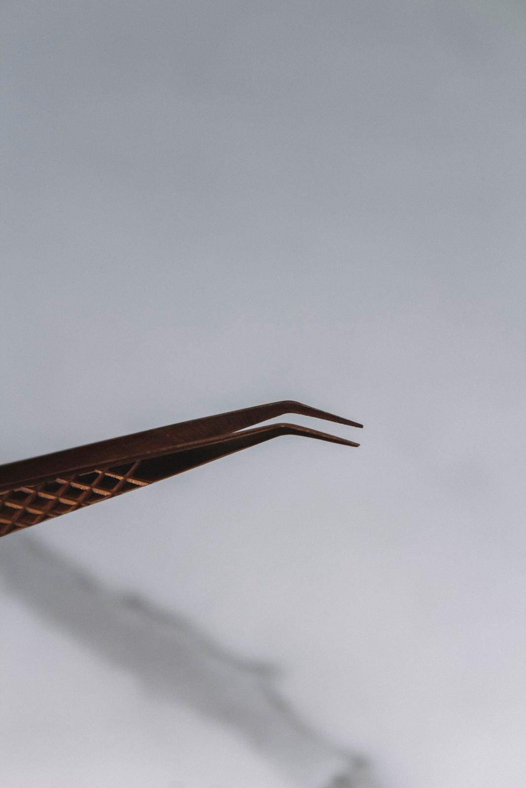 Isolation Tweezer